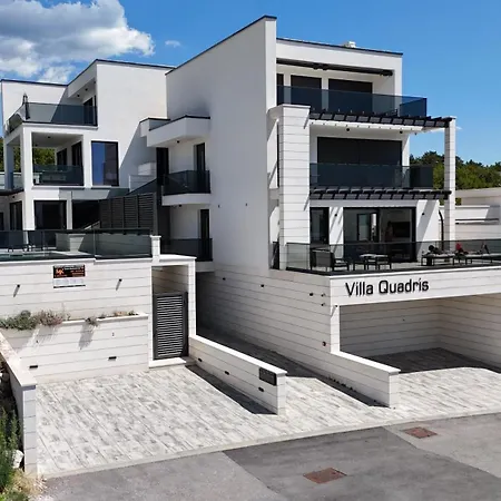 Luxurious Sea-view 2br With Private Pool-villa Quadris-crikvenica *