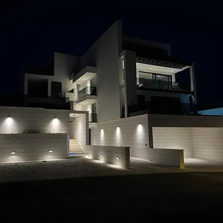Luxurious Sea-view 2br With Private Pool-villa Quadris-crikvenica Appartamento Crikvenica