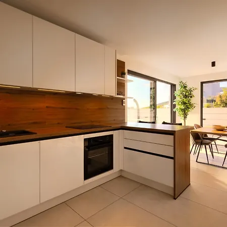 Luxurious Sea-view 2br With Private Pool-villa Quadris-crikvenica Appartamento