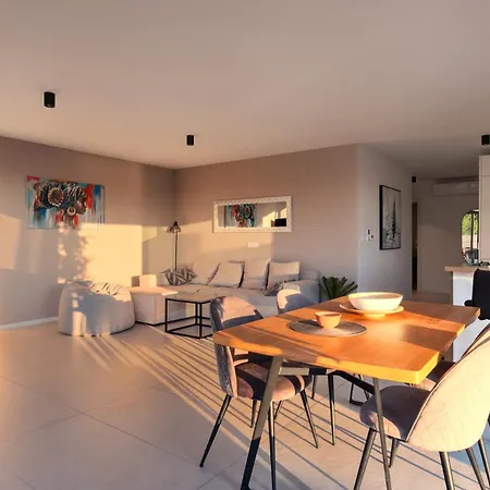 Luxurious Sea-view 2br With Private Pool-villa Quadris-crikvenica Appartamento *