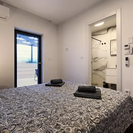 Appartamento Luxurious Sea-view 2br With Private Pool-villa Quadris-crikvenica