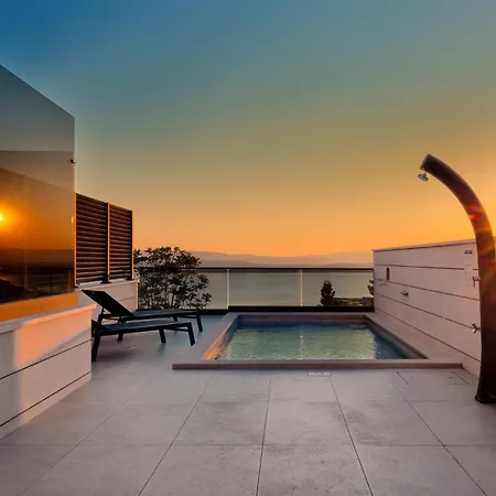 Luxurious Sea-view 2br With Private Pool-villa Quadris-crikvenica Appartamento *