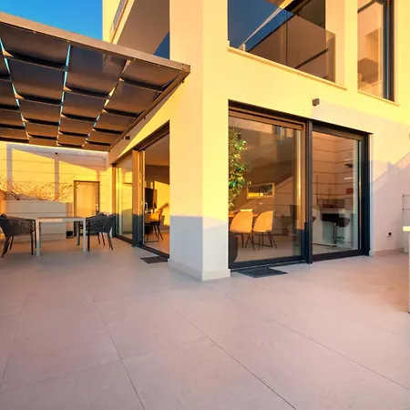 Appartamento Luxurious Sea-view 2br With Private Pool-villa Quadris-crikvenica *