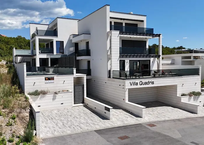 Luxurious Sea-view 2br With Private Pool-villa Quadris-crikvenica *